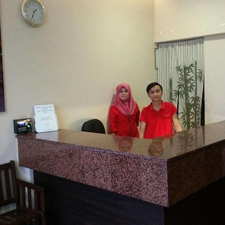 Hotel Sri Iskandar Kota Kinabalu Buitenkant foto